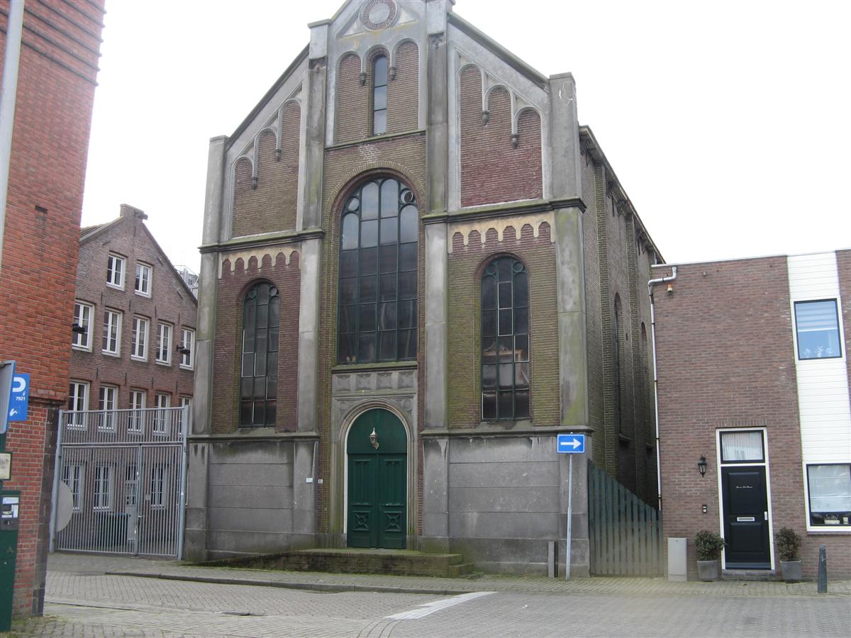 De kerk aan de Kanaalstraat is verhuurd aan een dansstudio