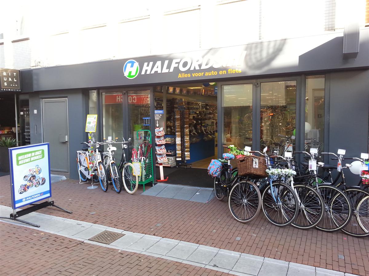 Fraaie winkelruimte in de Breedstraat verhuurd aan Halfords