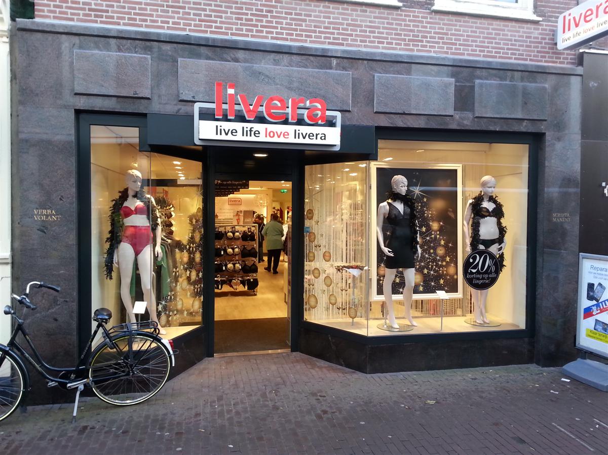 René Dijkstra Bedrijfsmakelaardij feliciteert Livera Purmerend met haar nieuwe winkel aan Padjedijk.